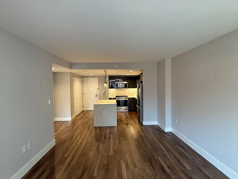 22 E 1st St #406 — Photo 6
