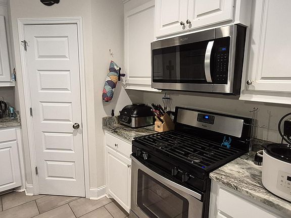 5th image of 104 Beechwood Cir