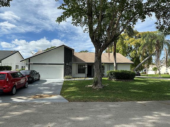 2nd image of 7003 NW 40th Pl