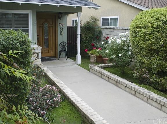 Gated front door patio