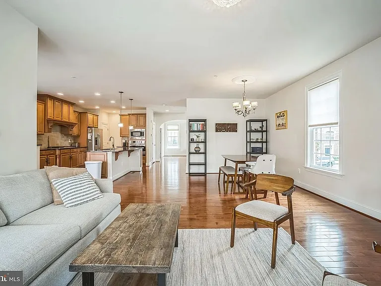 423 Parkview Ave — Photo 8