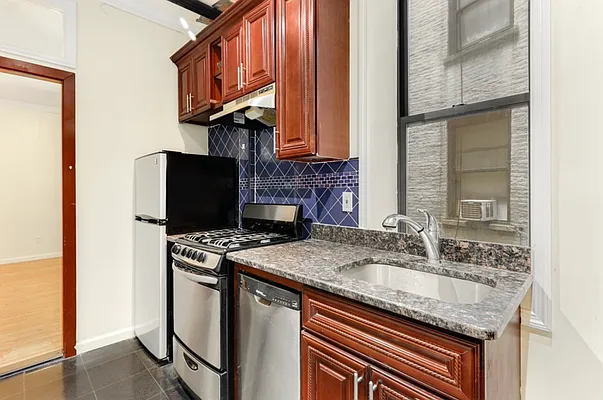 Rented by REZI | media 21