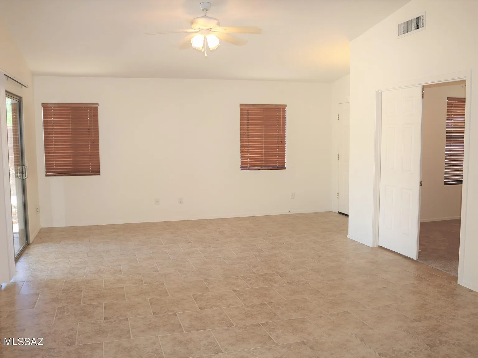 4 bed, 2.0 bath, 1538 sqft, $1,900 — Photo 3