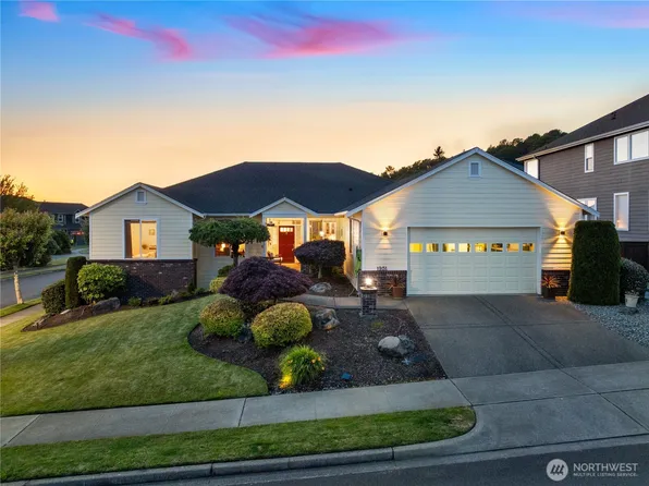 1951 Lighthouse Lane NE, Tacoma, WA 98422