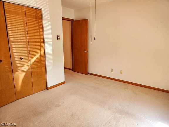3rd image of 1201 Hillcrest Dr