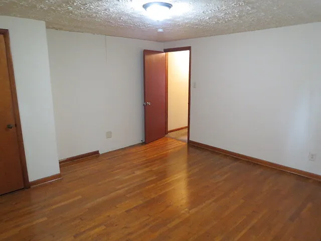 186 College St — Photo 7