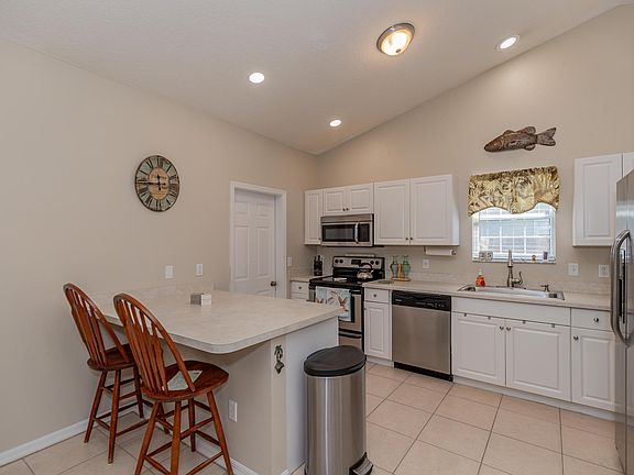 5th image of 1005 White House Blvd