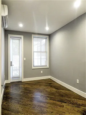 Rented by EXR | media 51