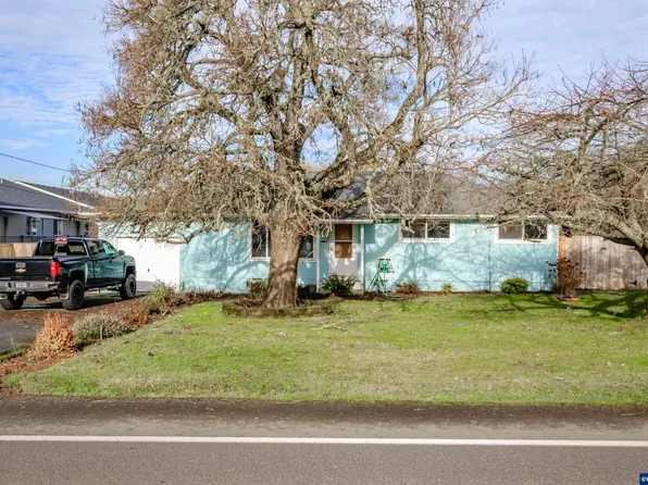37747 River Dr, Lebanon, OR 97355