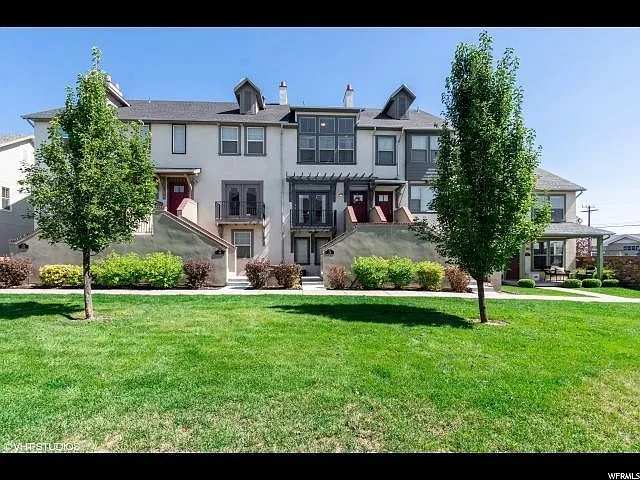 420 N Main St #18