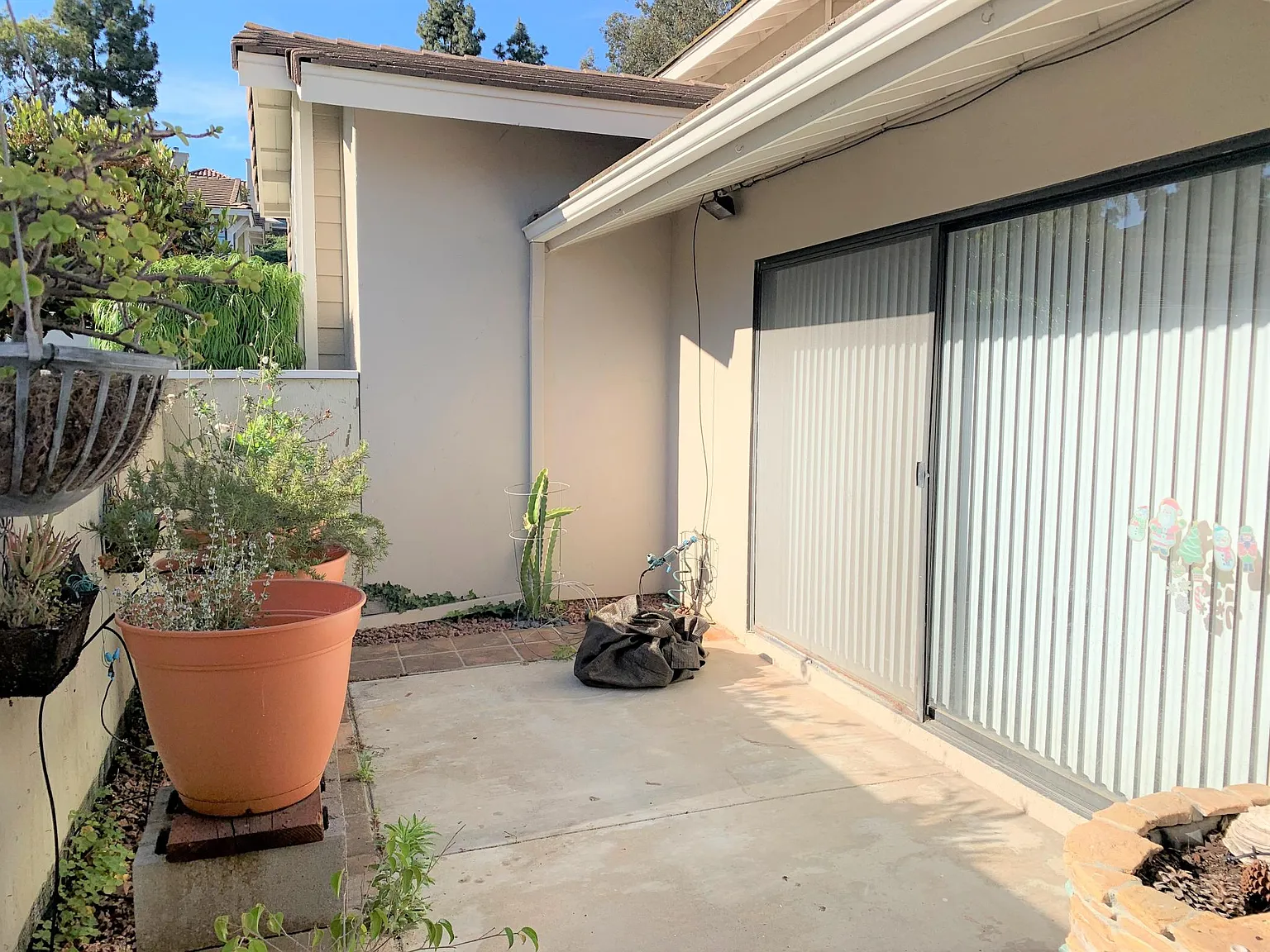3 bed, 2.5 bath, 1415 sqft, $4,350 — Photo 2
