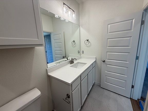4th image of 7812 Leadtree Dr