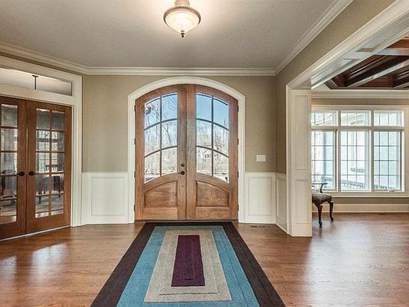 5th image of 9438 Pine Creek Dr