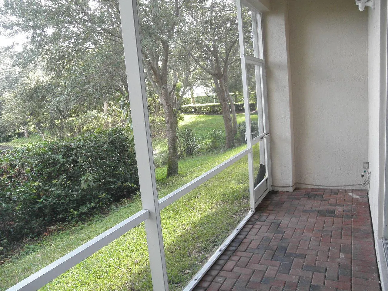 3 bed, 1972 sqft, $2,600 — Photo 3