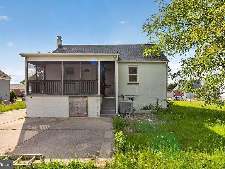3303 Fairview Rd — Photo 18