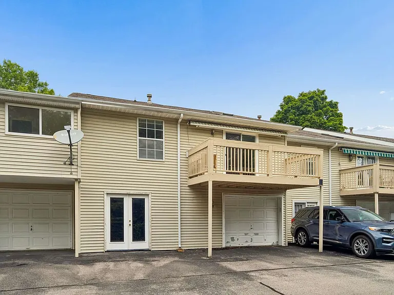 135 Pepper Ridge Cir — Photo 5