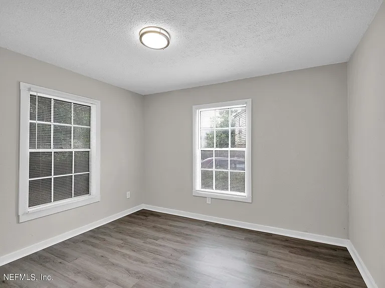 6418 Sapphire Dr — Photo 3