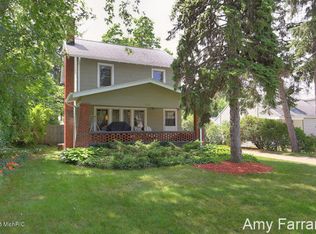 624 Three Mile Rd NE, Grand Rapids, MI 49505