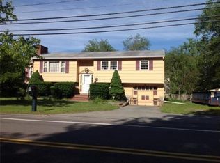 15 Cross Rd, Dartmouth, MA 02747