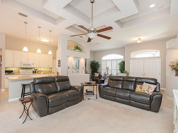 3rd image of 6816 Stoneheath Ln