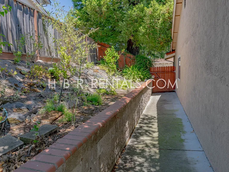 2865 Morgan Dr — Photo 39