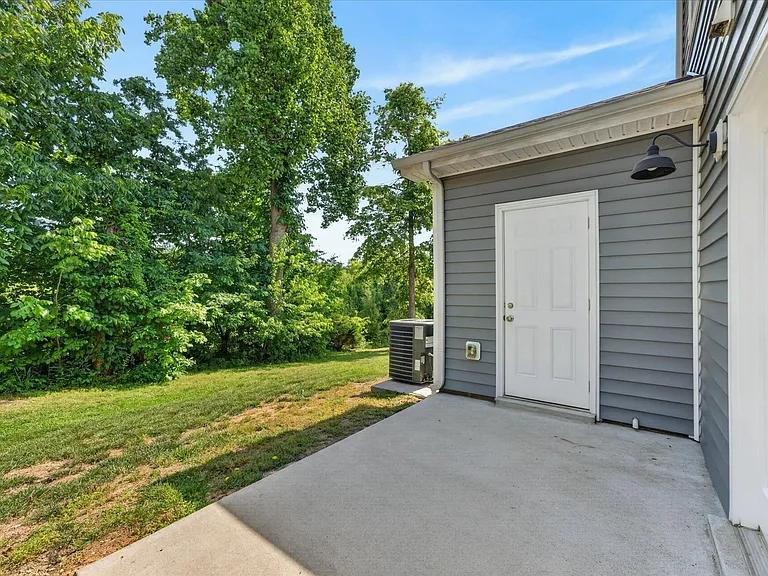 645 Stowe Ct #L — Photo 29