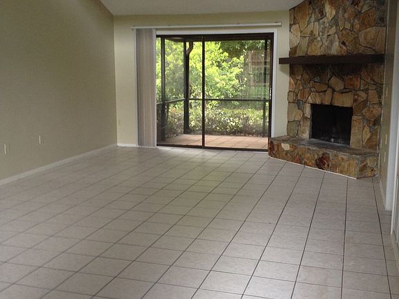 5th image of 4147 Lancaster Dr Unit 7