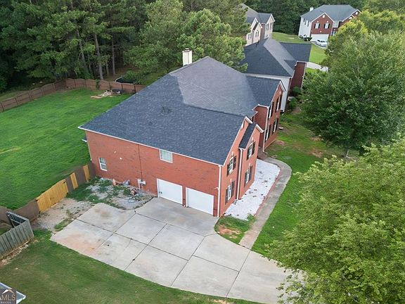 2nd image of 10208 Hemlock Way