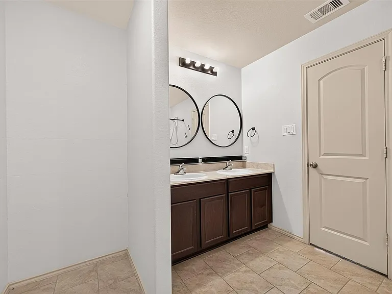 23718 Water Hickory Dr — Photo 22
