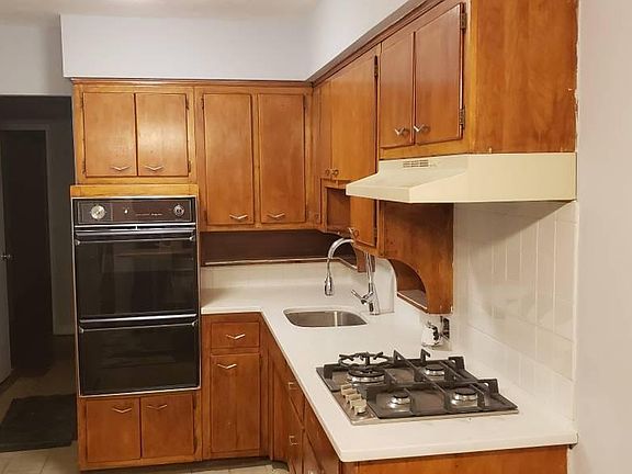 5th image of 1-13333 Kew Gardens Rd #1