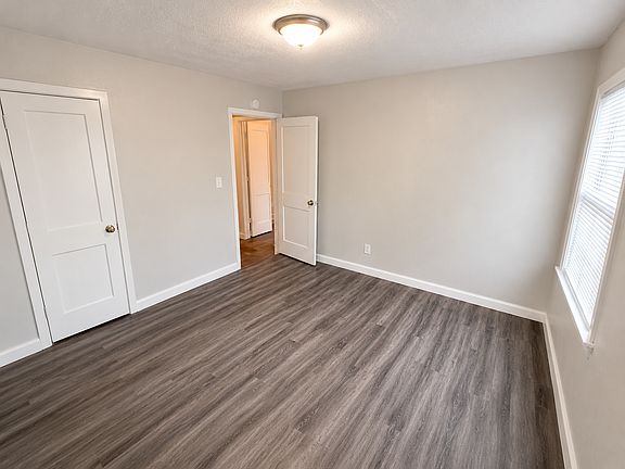 4th image of 3251 Meadow Ln