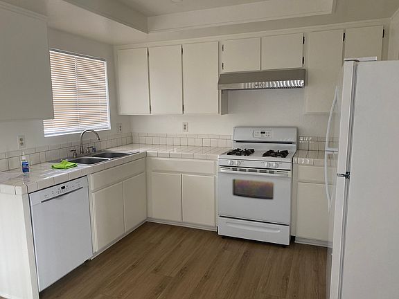 4th image of 14072 Pinebrook Dr APT B
