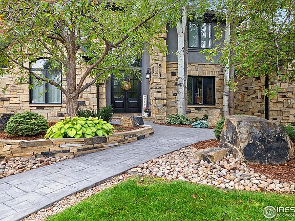 3rd image of 813 Whitehall Ct