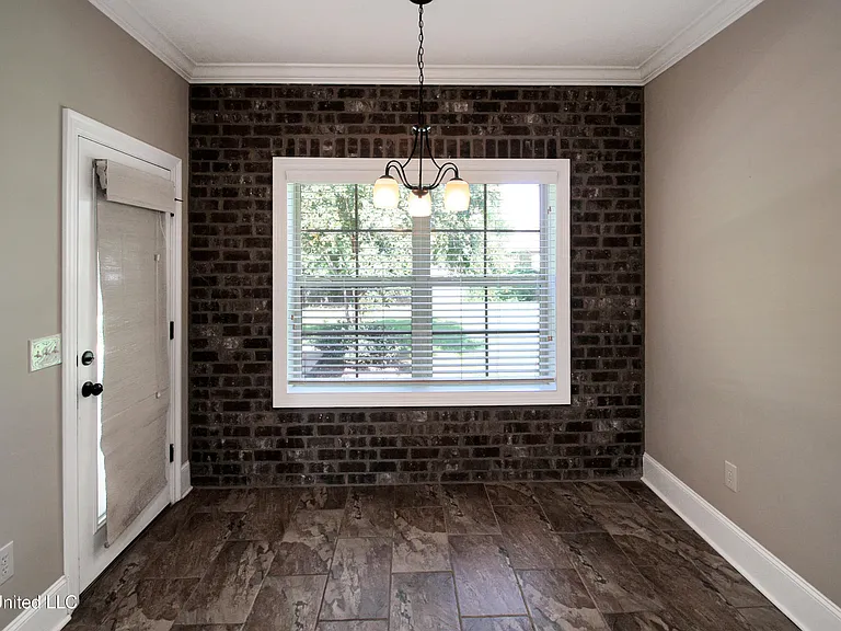 114 Huber St — Photo 8