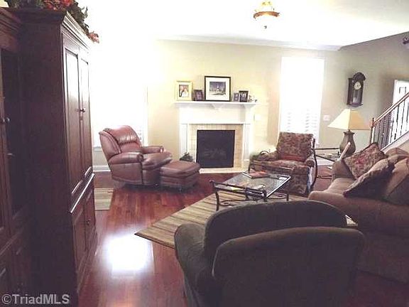 3rd image of 359 Carlisle Park Dr