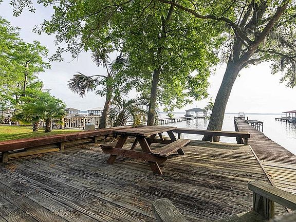 Jointly owner lakefront