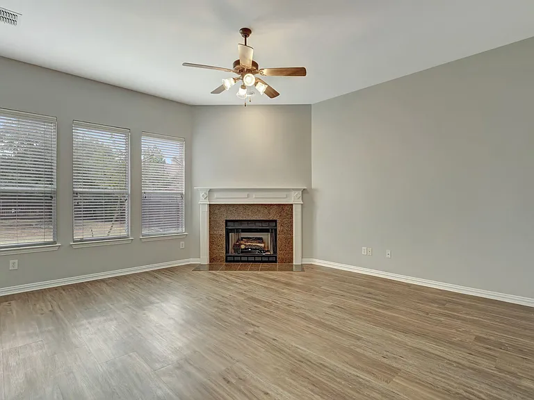 210 Red Bluff Dr — Photo 6