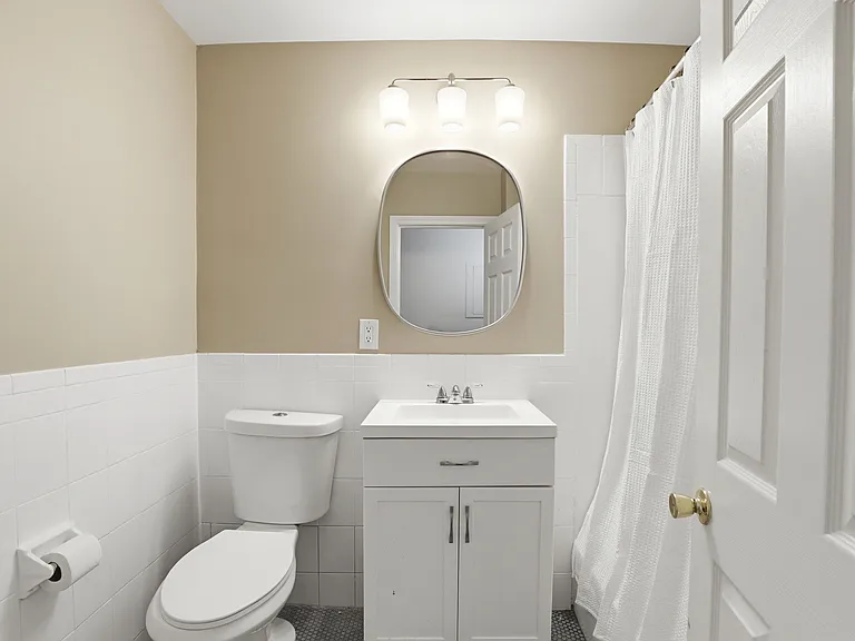 252 E St #1A — Photo 7