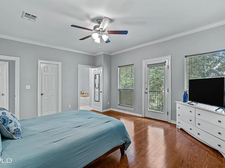 8915 Glenmora Dr — Photo 16