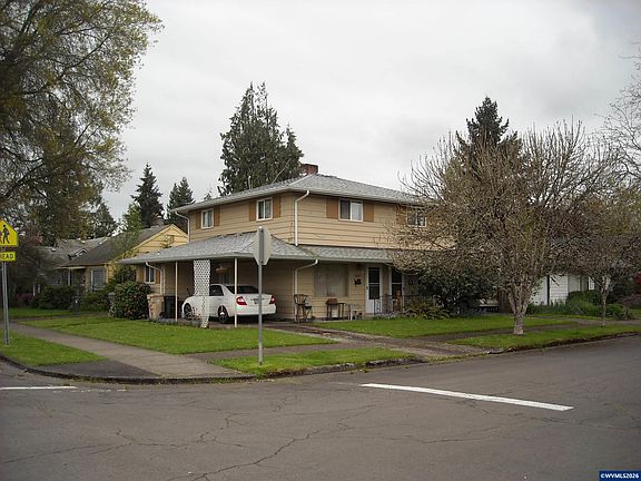 3rd image of 1208 11th Ave SW