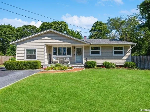 1 Rebel Drive, Blue Point, NY 11715
