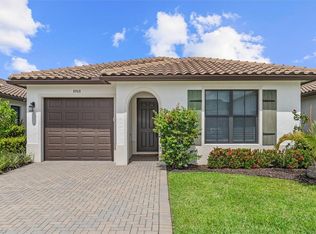 8968 Madrid CIR, NAPLES, FL 34104