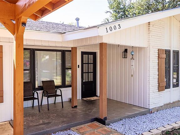 5th image of 1003 Temple Dr