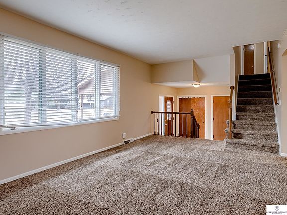 4th image of 1121 S Grandview Ave