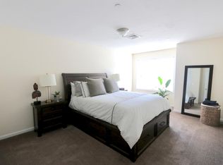 74 Turnpike Rd APT 203, Townsend, MA 01469