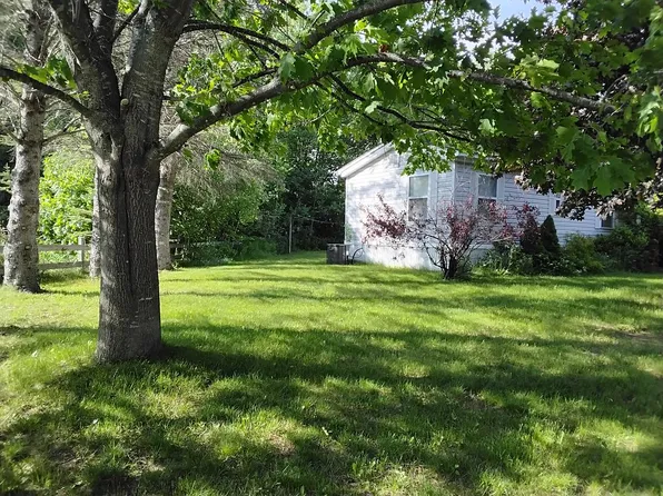 23136 Dogwood Ave, Dollar Bay, MI 49922
