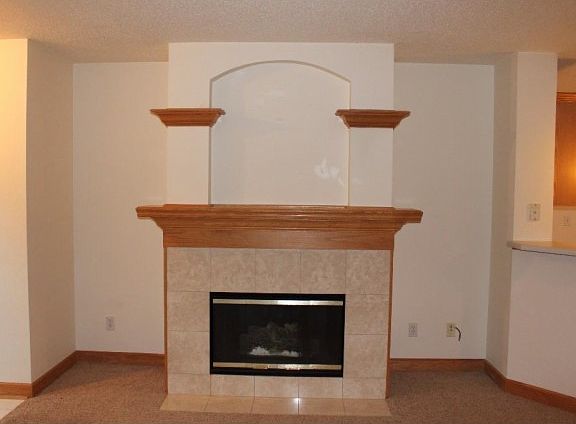 3rd image of 811 Burr Oaks Dr Unit 608