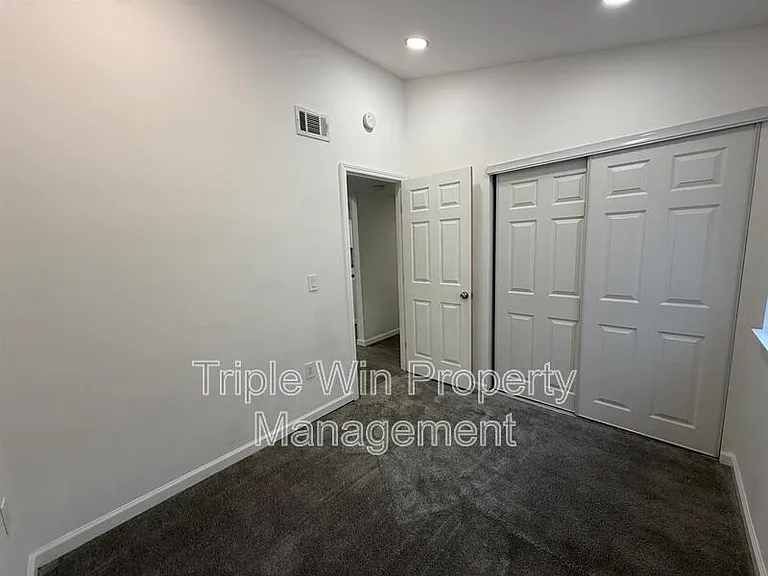 1332 Langholm Dr — Photo 14