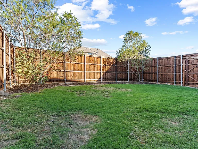 4542 Carraway Dr — Photo 48