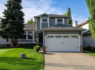98 N Sunvista Close SE, Calgary, AB T2X 2S2